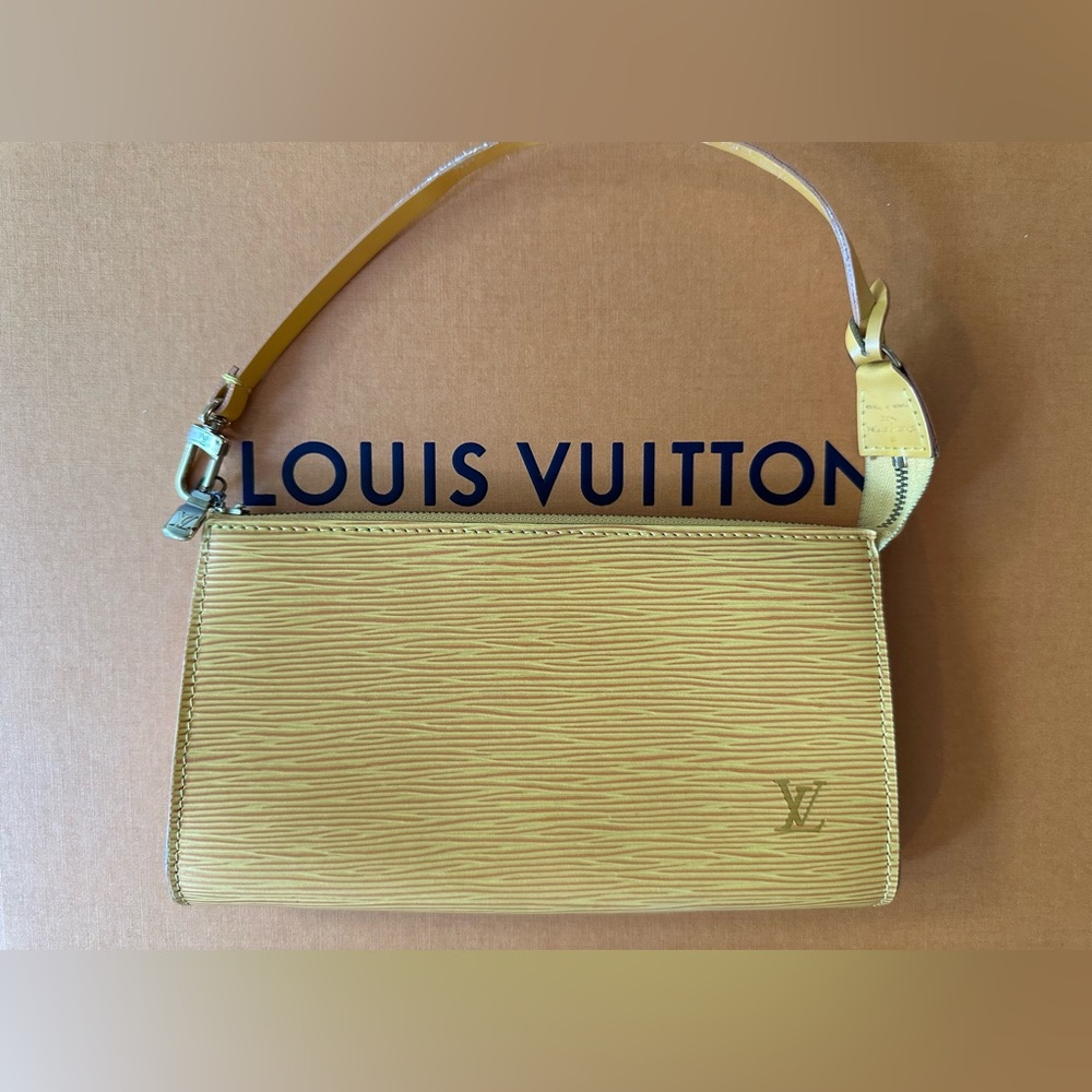Louis Vuitton Yellow Epi Handbag - Picture 12 of 13